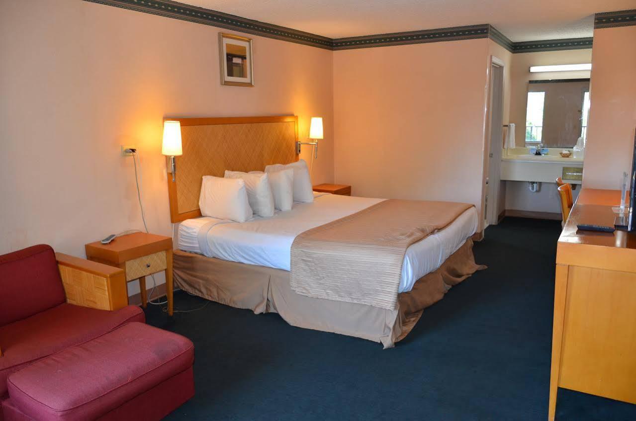 Days Inn Cheraw Eksteriør billede